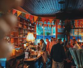 Cliffys Bar 2