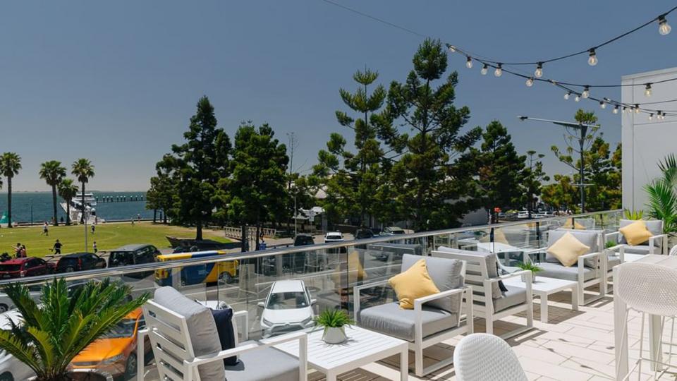 Novotel Geelong Outside space